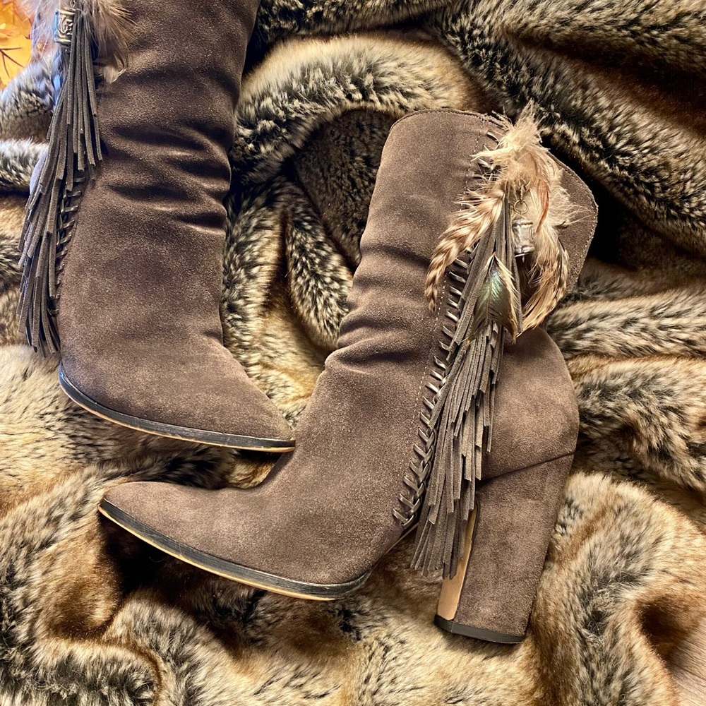 DOLCE VITA Gray Suede Fringe Boots with Feather Detail